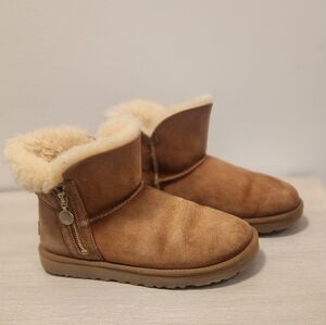 UGG Brown Ankle Boots with Shearling Lining size:7